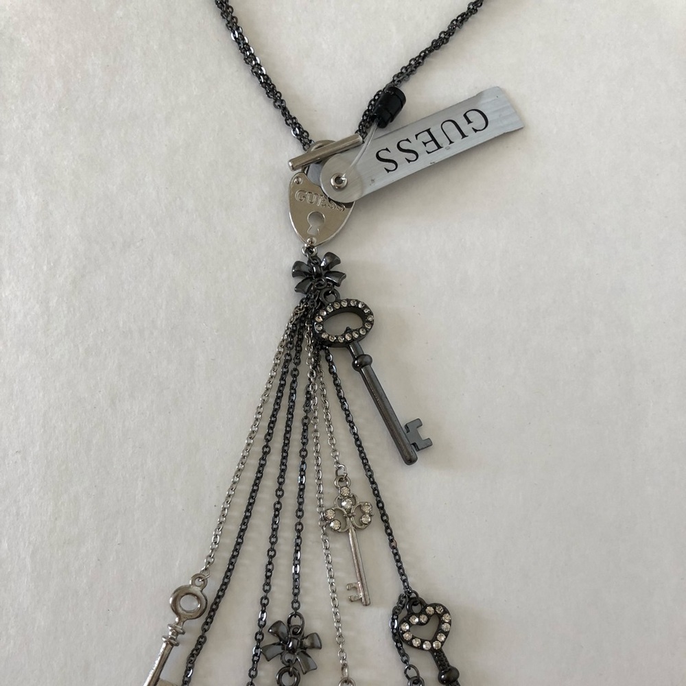 NWT! Guess Lock and Key Jewel Necklace - Picture 3 of 4